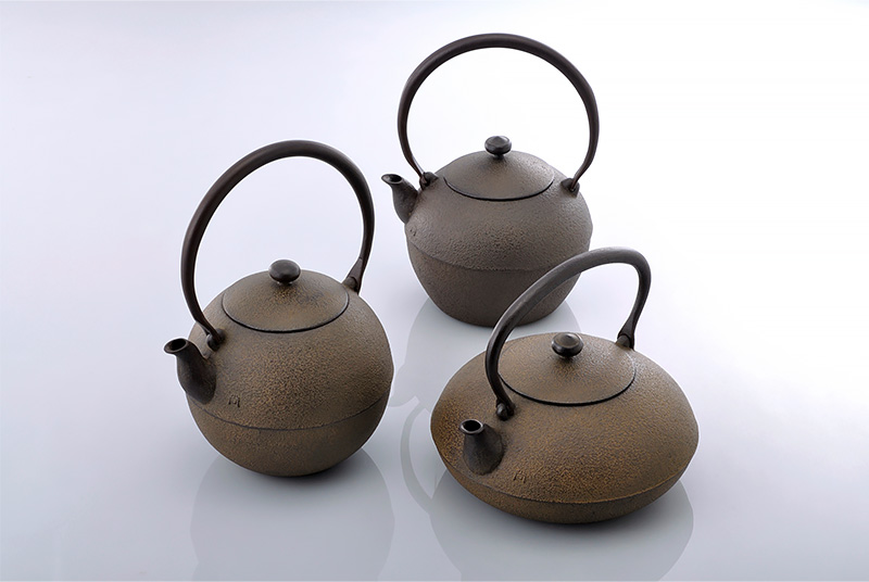 Chushin Kobo Cast Iron Tea Kettle Hikime